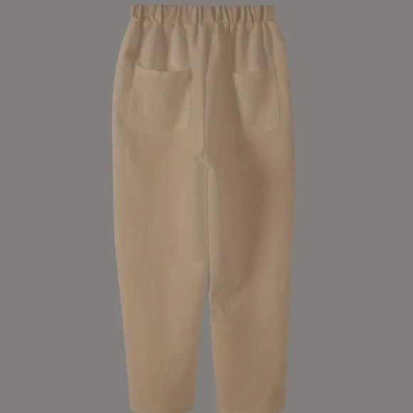 Chic Solid Cropped Pants with Comfort Elastic Waist - Picture 3 of 5